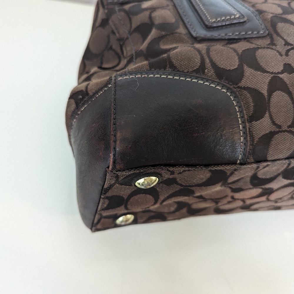 Vintage Coach Hampton turn lock tote! GUC! No tears, rips, or holes! Model 11063 - Picture 10 of 14